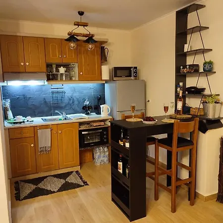 Mon Repos Paleopolis Cosy